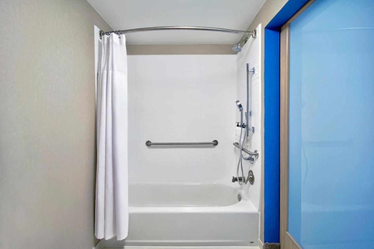 Springhill Suites Erie Kearsarge Bagian luar foto